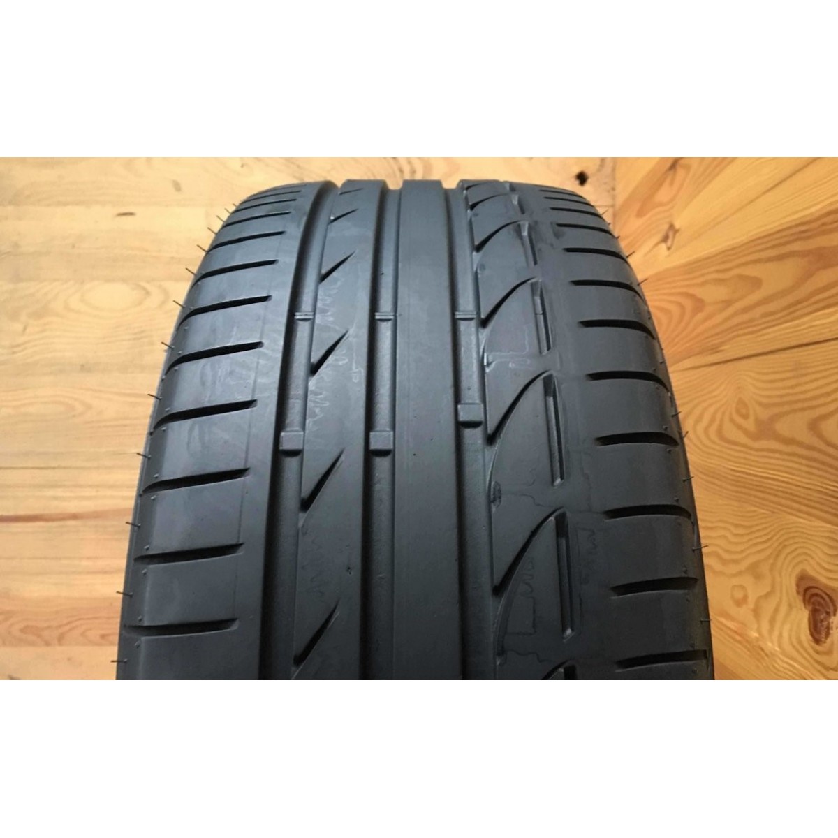 225/35R18 Bridgestone Potenza S001
