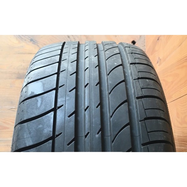235/60R18 Dunlop Sport Maxx RT2 - 7mm 235/60R18 Dunlop Sport Maxx RT2 - 7mm