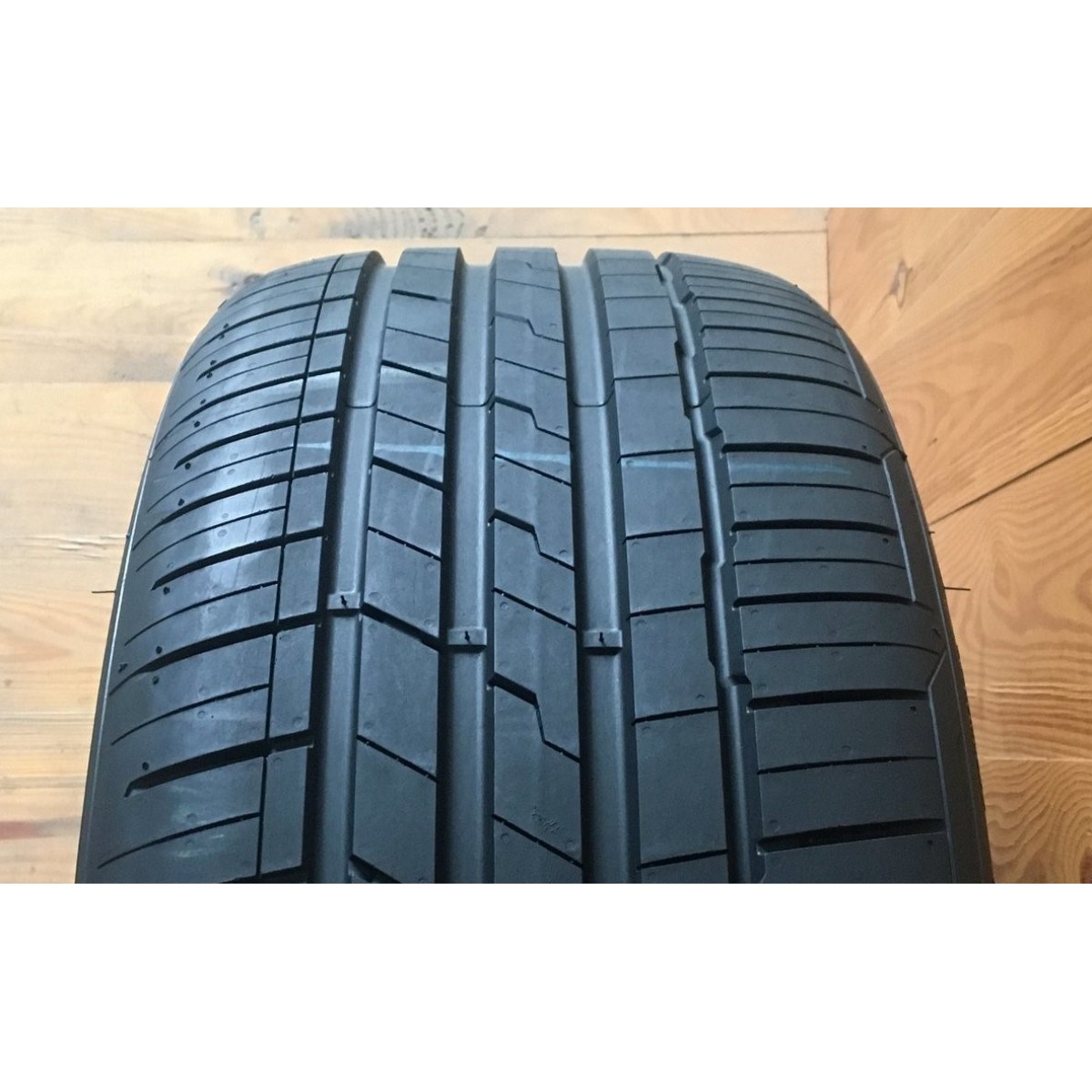 225/35R20 Hankook Ventus S1 evo3 - 7mm
