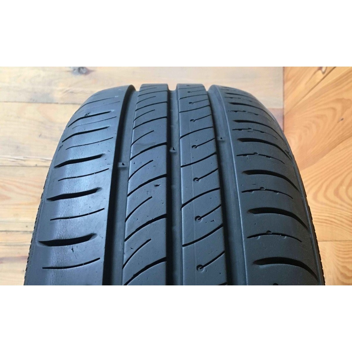 185/60R15 Kumho EcoWing ES01 - 8mm