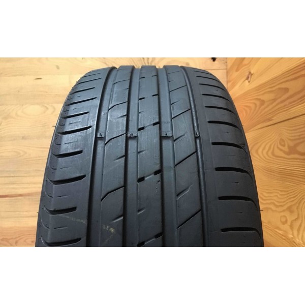 255/35R20 Nexen Nfera SU1