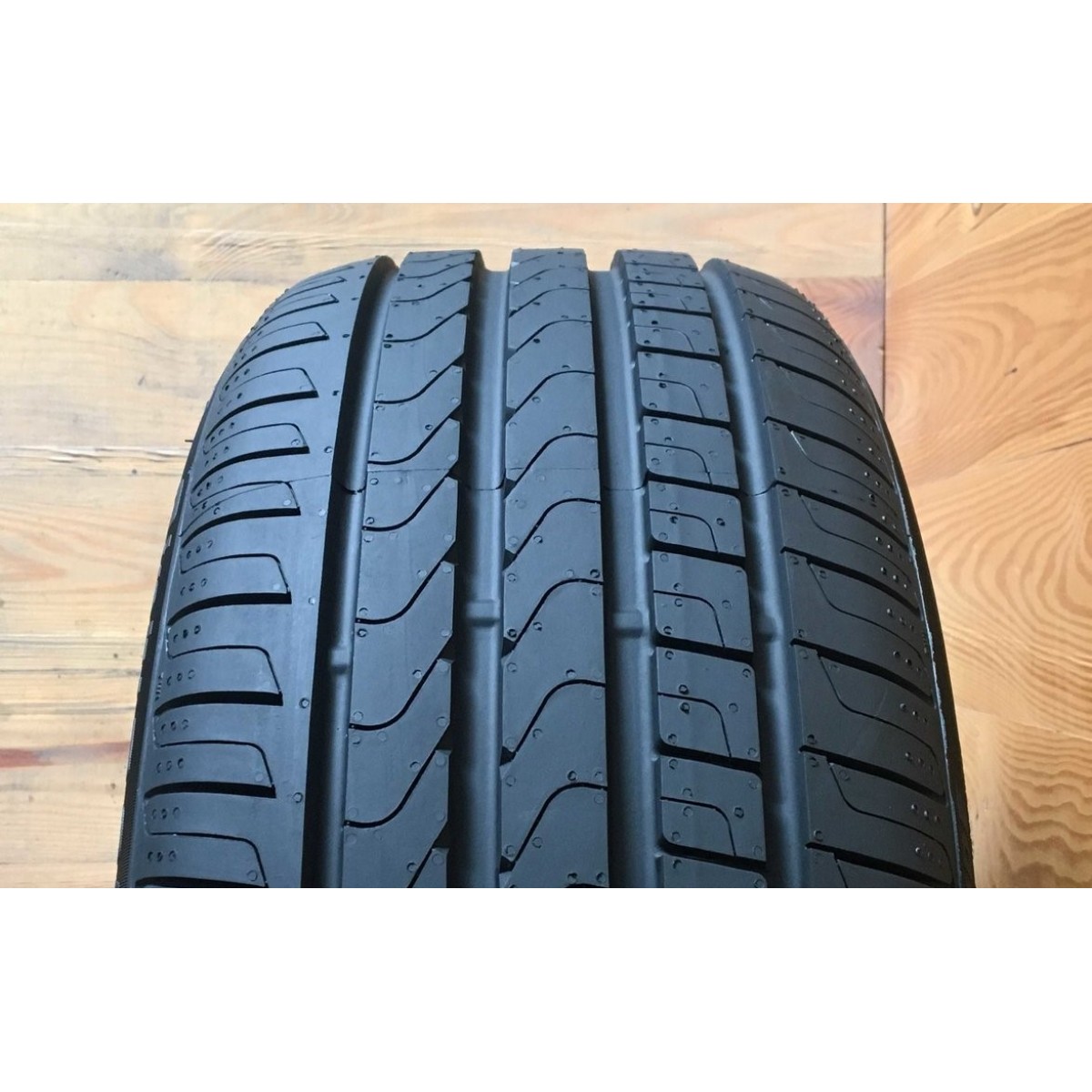 225/60R18 Pirelli Cinturato P7 - 8mm