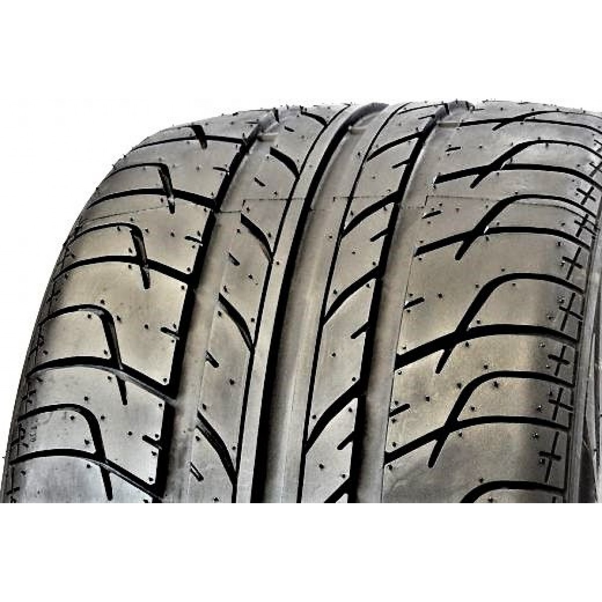 235/40R18 Riken MayStorm 2