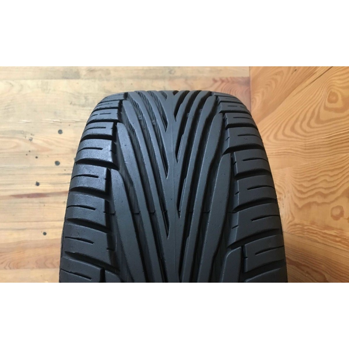 235/55R17 Uniroyal RainSport 2 - 6mm 235/55R17 Uniroyal RainSport 2 - 6mm