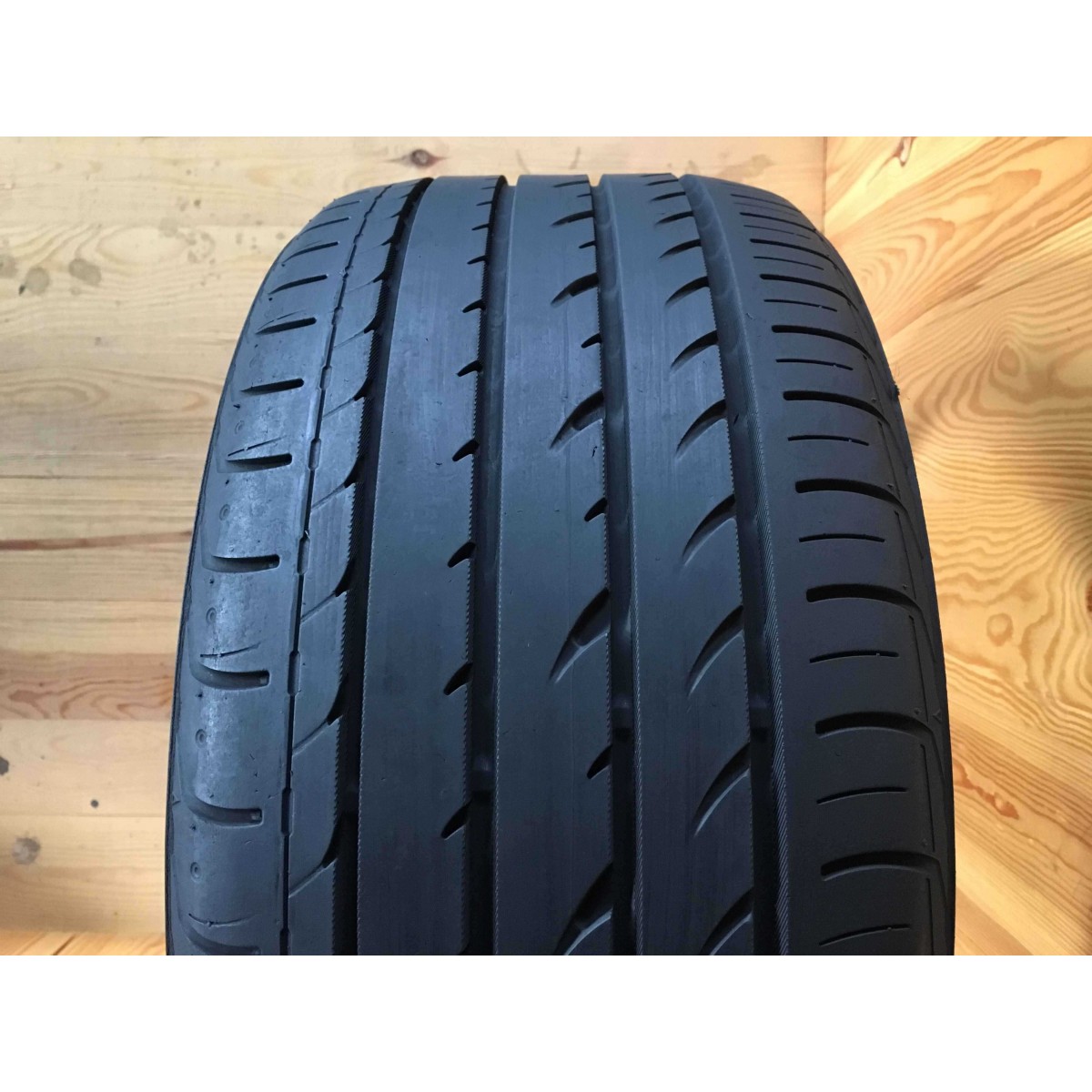 235/60R18 Yokohama Advan Sport V 105 MO - 6.5mm 235/60R18 Yokohama Advan Sport V 105 MO - 6.5mm