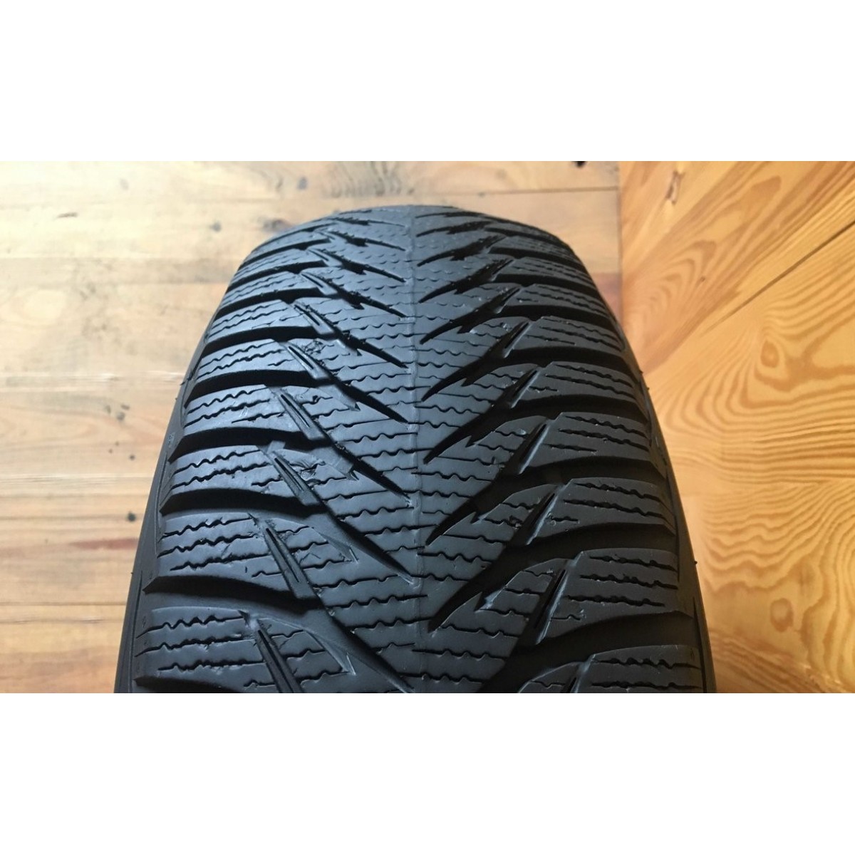 205/60R16 GoodYear Ultragrip 8 (6.5mm)