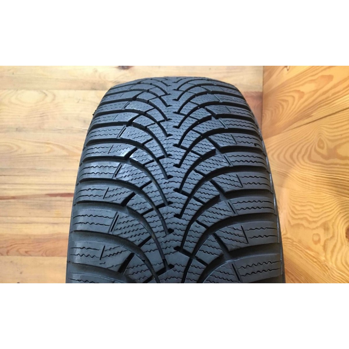 195/65R15 [M+S] GoodYear Ultra Grip 9 - 5.5mm