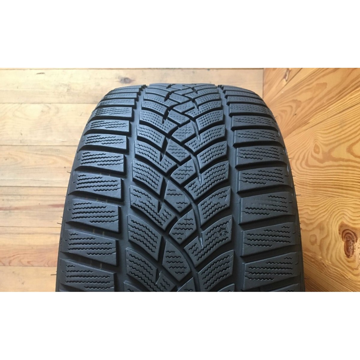 205/60R16 GoodYear Ultra Grip Performance (5D) (6mm)